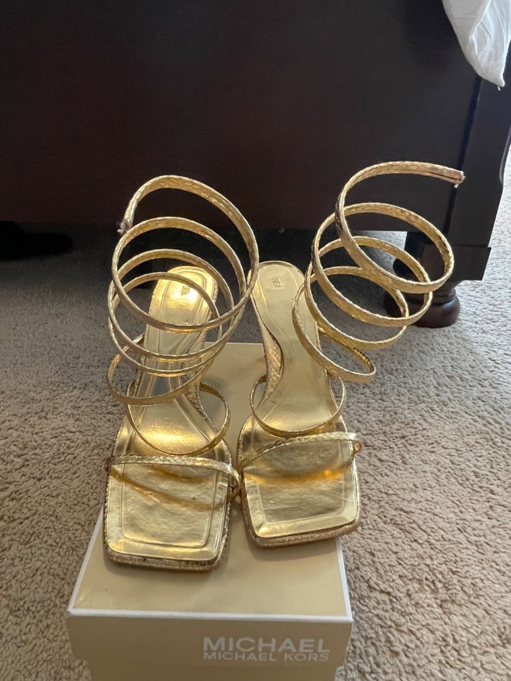 Zara Gold spiral heel sandals - Picture 2 of 6
